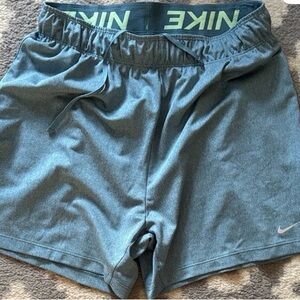 Women’s Nike Athletic Shorts Medium